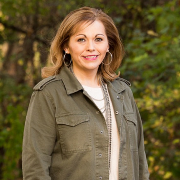 Meet your Posher, Vickey - Picture 1 of 1